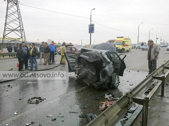В ДТП на Можайском шоссе в Одинцово погибли двое — 12.10.2014, 12102014548 [1]
